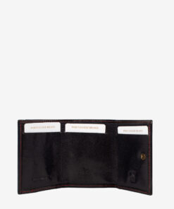 Carteira Cavalinho Gentleman Diga adeus ao volume. A carteira pequena da Cavalinho une a elegância da moda ao espaço inteligente para os seus documentos e cartões. Qualidade premium no bolso.