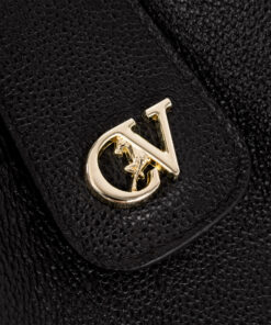 Mala Mão Cavalinho Signature Com um formato estruturado é ideal para organizar os seus essenciais com elegância e de forma prática. Esta mala combina design clássico com detalhes contemporâneos sendo o acessório perfeito para realçar qualquer um dos seus looks, do profissional ao casual chique.