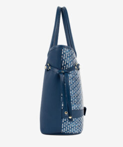 Mala Ombro Almare Esta mala de ombro é o acessório ideal para a mulher que busca combinar elegância intemporal com uma funcionalidade superior. Perfeita para o ambiente de trabalho, eventos sociais ou para o dia a dia. Desenhada para otimizar a sua organização e facilitar o acesso aos seus pertences.