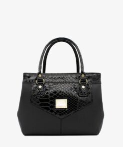 Mala Mão Cavalinho Cherry Blossom Com um formato estruturado é ideal para organizar os seus essenciais com elegância e de forma prática. Esta mala combina design clássico com detalhes contemporâneos sendo o acessório perfeito para realçar qualquer um dos seus looks, do profissional ao casual chique.