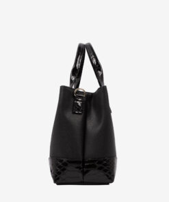 Mala Mão Cavalinho Cherry Blossom A combinação ideal de moda e praticidade. Amplo espaço interior e design chic que mantém tudo organizado. Essencial para o seu estilo de vida profissional e social.