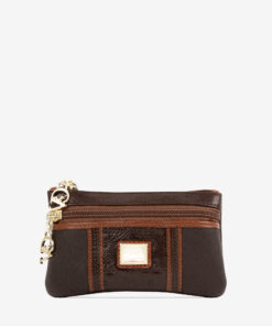 Bolsa Cosméticos Cavalinho Origem Compacta, com divisões extra para os seus essenciais de beleza ou pequenos objetos. Otimize o espaço e a usabilidade na sua mala.