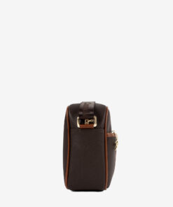 Mala Tiracolo Cavalinho Origem Leve tudo o que precisa com esta mala de tiracolo elegante. Organize o essencial e mantenha as mãos livres com conforto e segurança. Ideal para manter os seus essenciais organizados e acessíveis. Este modelo tiracolo é perfeito para passeios e encontros casuais. Desfrute de conforto e estilo em cada saída. Adicione um toque de charme aos seus outfits.