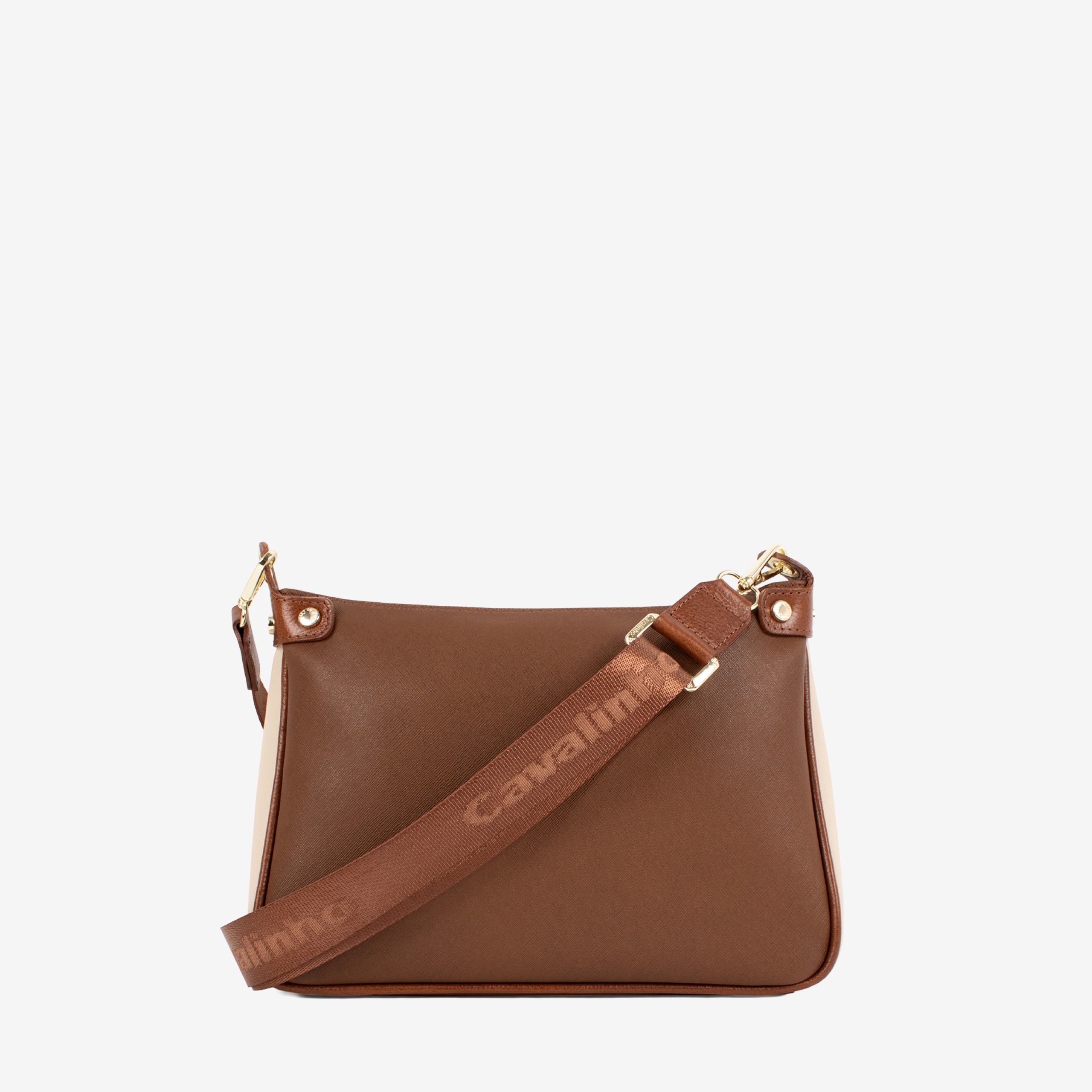 Mala Tiracolo Horse By Cavalinho Leve tudo o que precisa com esta mala de tiracolo elegante. Organize o essencial e mantenha as mãos livres com conforto e segurança. Ideal para manter os seus essenciais organizados e acessíveis. Este modelo tiracolo é perfeito para passeios e encontros casuais. Desfrute de conforto e estilo em cada saída. Adicione um toque de charme aos seus outfits.