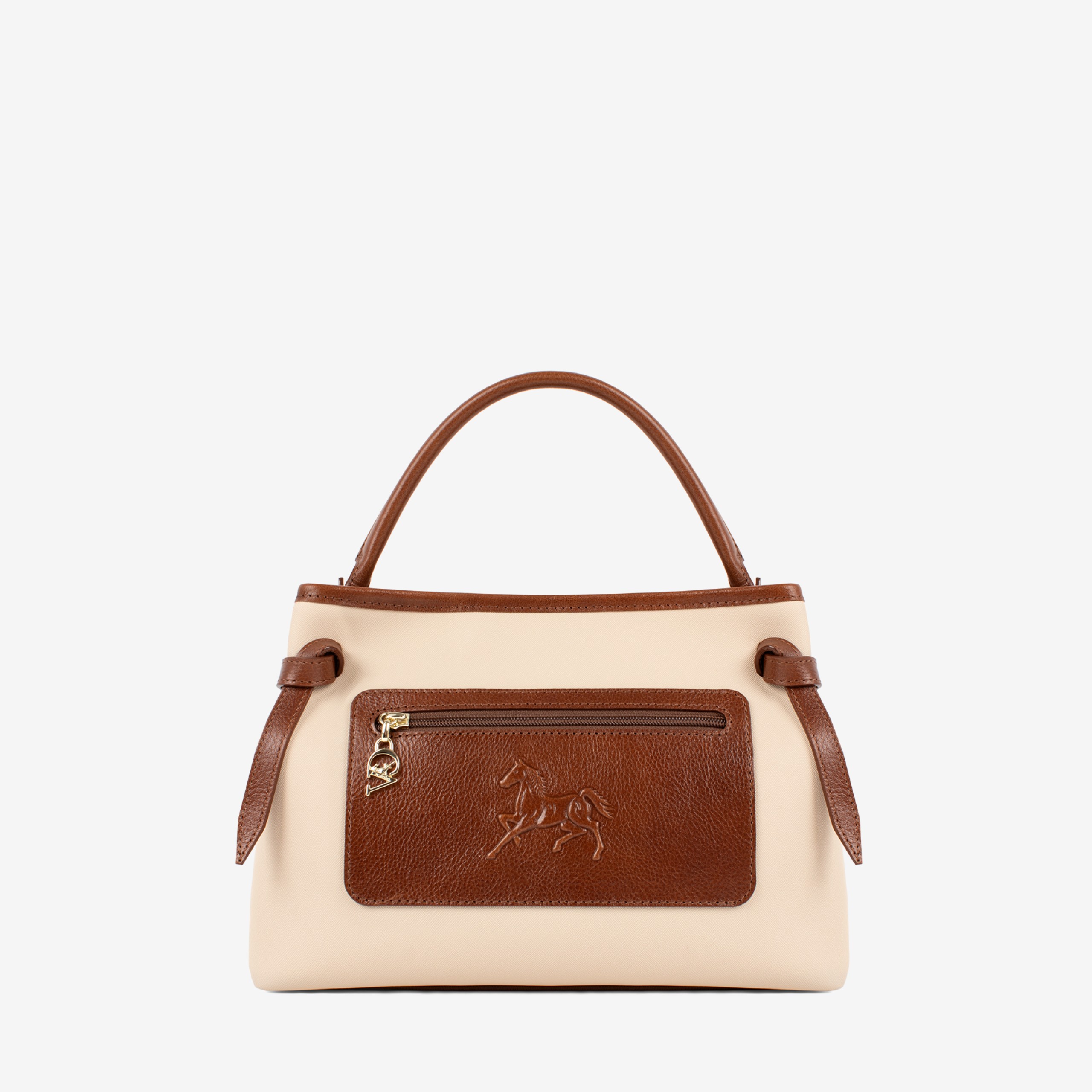Mala Mão Horse By Cavalinho Com um formato estruturado é ideal para organizar os seus essenciais com elegância e de forma prática. Esta mala combina design clássico com detalhes contemporâneos sendo o acessório perfeito para realçar qualquer um dos seus looks, do profissional ao casual chique.
