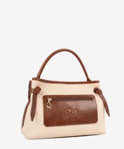 Mala M&atilde;o&nbsp;Horse By Cavalinho Com um formato estruturado &eacute; ideal para organizar os seus essenciais com eleg&acirc;ncia e de forma pr&aacute;tica. Esta mala combina design cl&aacute;ssico com detalhes contempor&acirc;neos sendo o acess&oacute;rio perfeito para real&ccedil;ar qualquer um dos seus looks, do profissional ao casual chique.