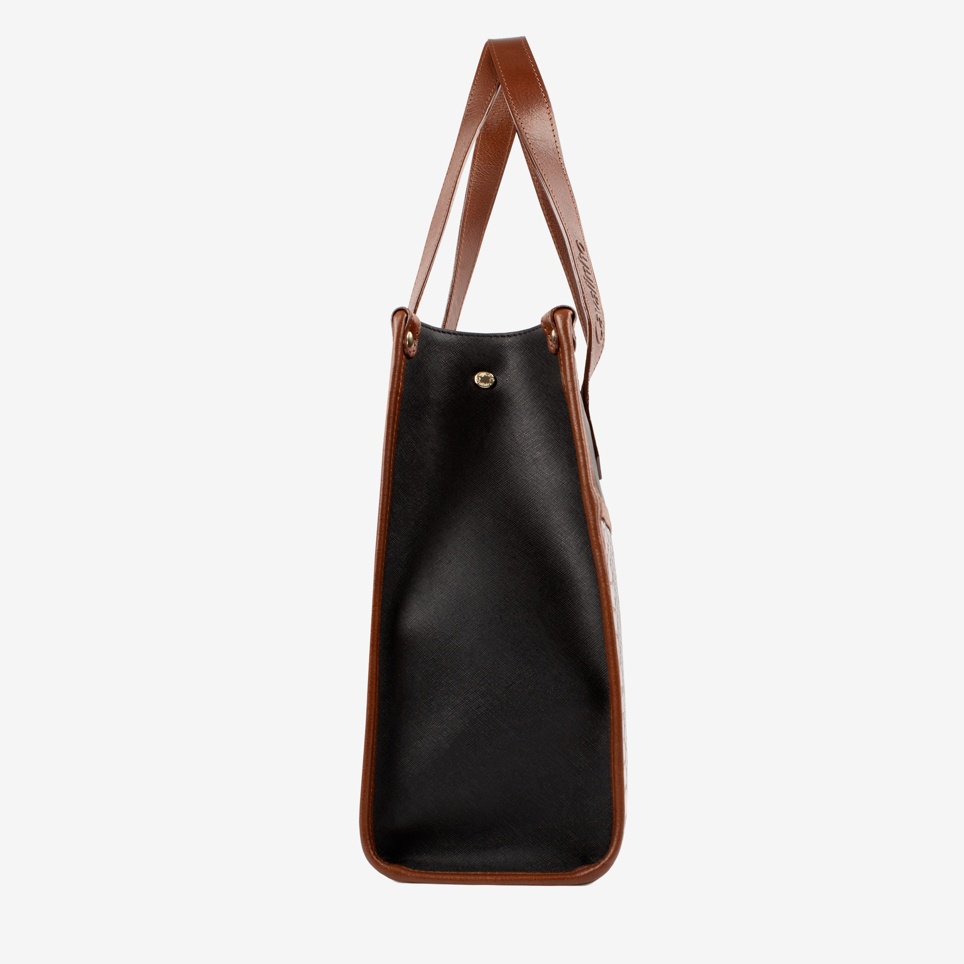Mala Ombro Cavalinho Memoris Encontre a sua shopper bag Cavalinho favorita! Leve tudo o que precisa e organize a sua vida com esta mala de ombro. Combine o estilo icónico da marca com a máxima usabilidade. Viva o seu dia com elegância.