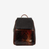 Mochila Cavalinho Memoris Ideal para a mulher que procura um acessório prático e elegante. Esta mochila combina design moderno com a qualidade inconfundível da marca. Perfeita para o dia a dia na cidade, para um passeio ou para adicionar um toque de estilo distinto ao seu look casual-chique.