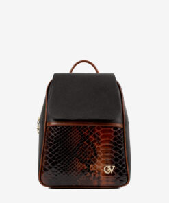 Mochila Cavalinho Memoris Ideal para a mulher que procura um acessório prático e elegante. Esta mochila combina design moderno com a qualidade inconfundível da marca. Perfeita para o dia a dia na cidade, para um passeio ou para adicionar um toque de estilo distinto ao seu look casual-chique.