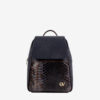 Mochila Cavalinho Memoris Ideal para a mulher que procura um acessório prático e elegante. Esta mochila combina design moderno com a qualidade inconfundível da marca. Perfeita para o dia a dia na cidade, para um passeio ou para adicionar um toque de estilo distinto ao seu look casual-chique.