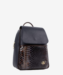 Mochila Cavalinho Memoris Ideal para a mulher que procura um acessório prático e elegante. Esta mochila combina design moderno com a qualidade inconfundível da marca. Perfeita para o dia a dia na cidade, para um passeio ou para adicionar um toque de estilo distinto ao seu look casual-chique.