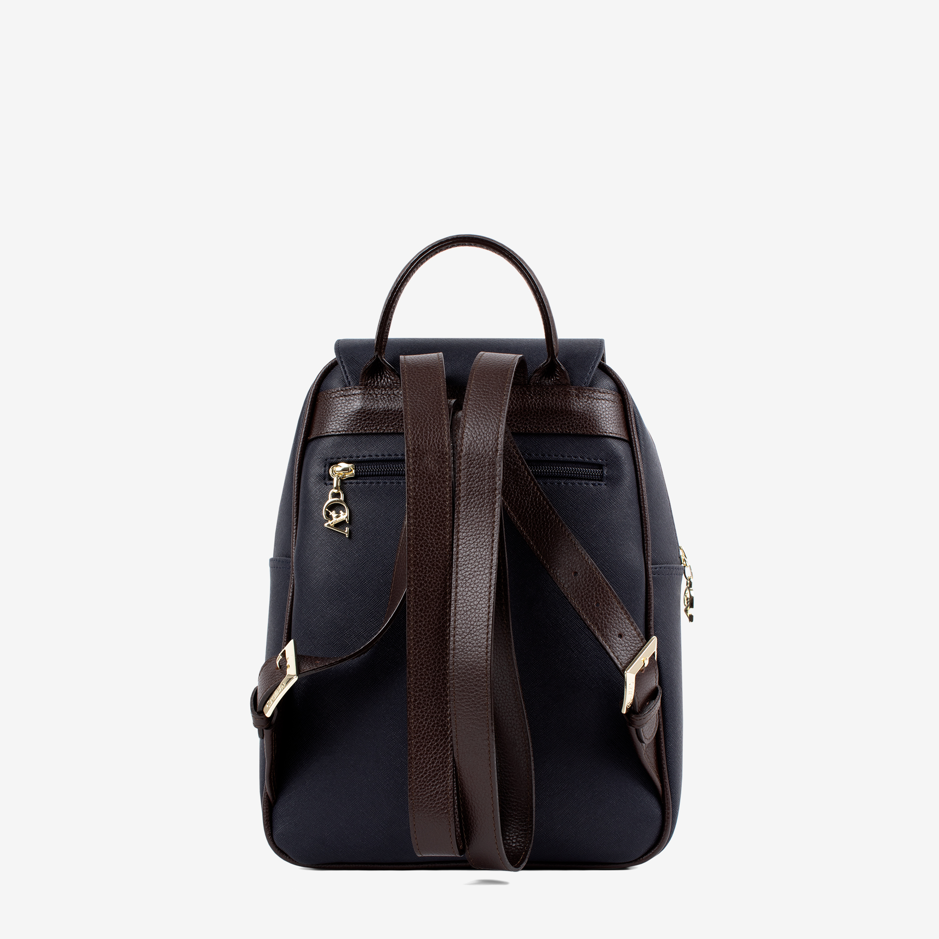 Mochila Cavalinho Memoris Ideal para a mulher que procura um acessório prático e elegante. Esta mochila combina design moderno com a qualidade inconfundível da marca. Perfeita para o dia a dia na cidade, para um passeio ou para adicionar um toque de estilo distinto ao seu look casual-chique.