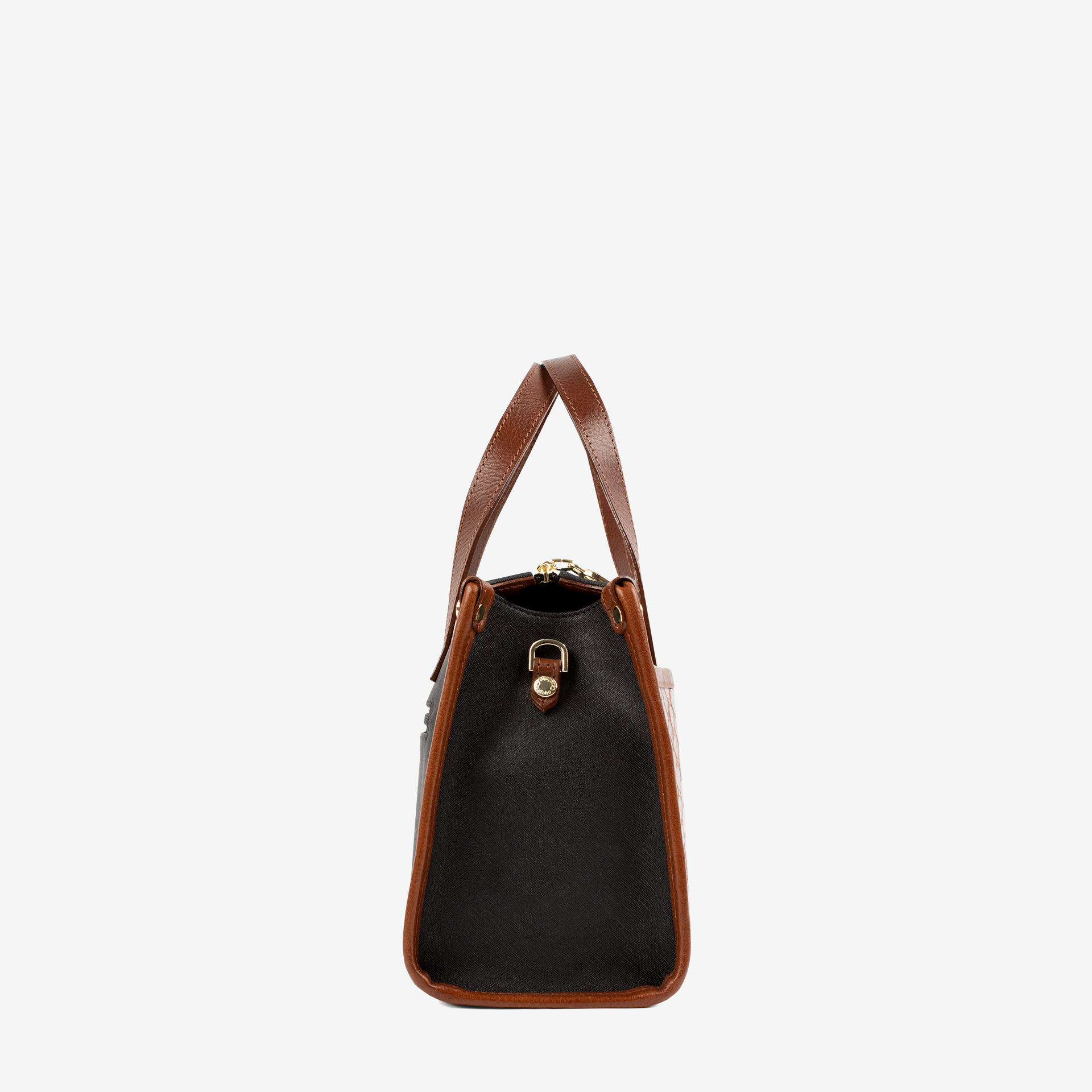 Mala Mão Cavalinho Memoris Com um formato estruturado é ideal para organizar os seus essenciais com elegância e de forma prática. Esta mala combina design clássico com detalhes contemporâneos sendo o acessório perfeito para realçar qualquer um dos seus looks, do profissional ao casual chique.