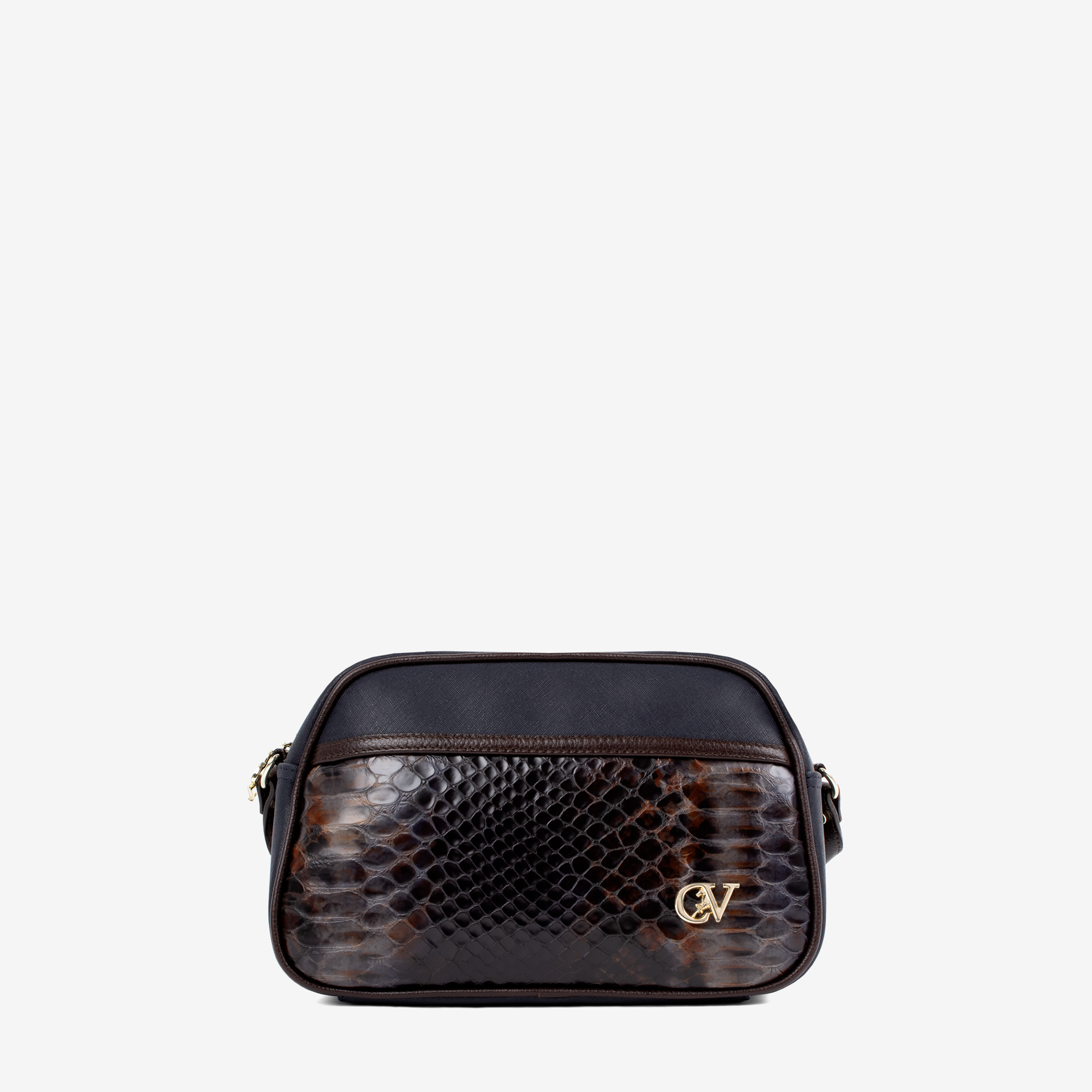 Mala Tiracolo Cavalinho Memoris Leve tudo o que precisa com esta mala de tiracolo elegante. Organize o essencial e mantenha as mãos livres com conforto e segurança. Ideal para manter os seus essenciais organizados e acessíveis. Este modelo tiracolo é perfeito para passeios e encontros casuais. Desfrute de conforto e estilo em cada saída. Adicione um toque de charme aos seus outfits.