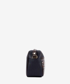 Mala Tiracolo Cavalinho Memoris Leve tudo o que precisa com esta mala de tiracolo elegante. Organize o essencial e mantenha as mãos livres com conforto e segurança. Ideal para manter os seus essenciais organizados e acessíveis. Este modelo tiracolo é perfeito para passeios e encontros casuais. Desfrute de conforto e estilo em cada saída. Adicione um toque de charme aos seus outfits.