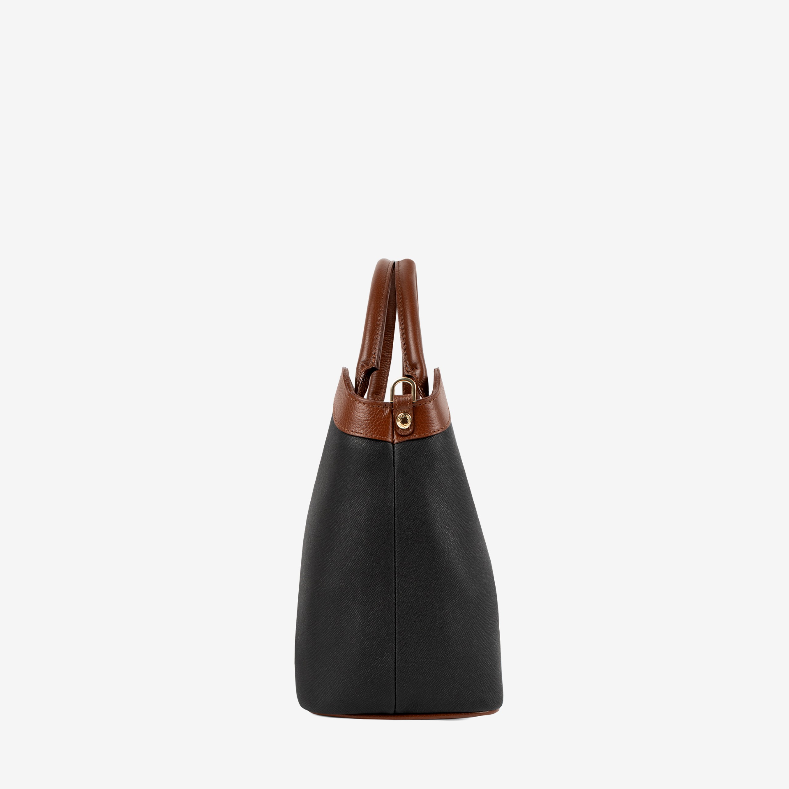 Mala Mão Cavalinho Origem Com um formato estruturado é ideal para organizar os seus essenciais com elegância e de forma prática. Esta mala combina design clássico com detalhes contemporâneos sendo o acessório perfeito para realçar qualquer um dos seus looks, do profissional ao casual chique.