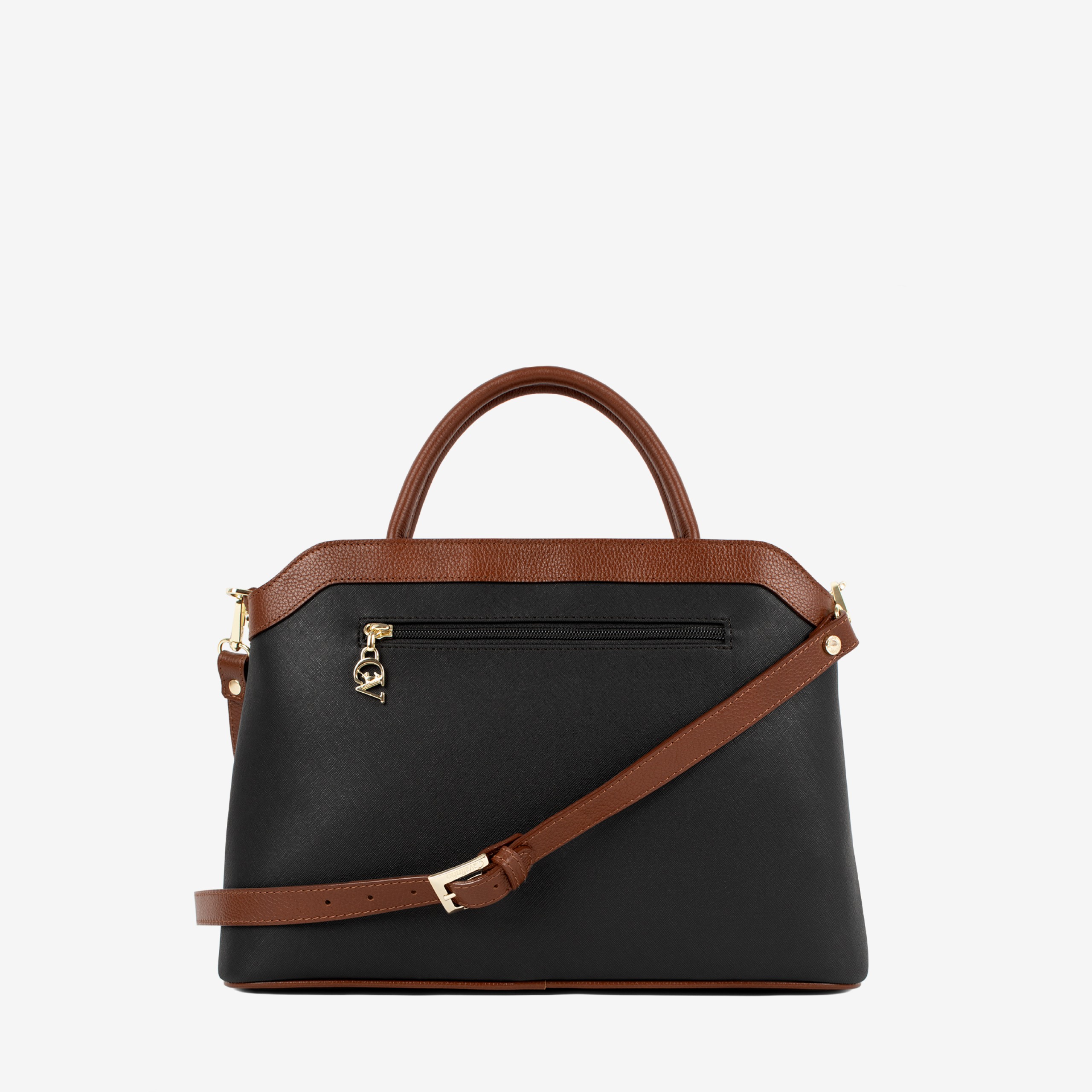 Mala Mão Cavalinho Origem Com um formato estruturado é ideal para organizar os seus essenciais com elegância e de forma prática. Esta mala combina design clássico com detalhes contemporâneos sendo o acessório perfeito para realçar qualquer um dos seus looks, do profissional ao casual chique.