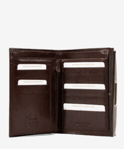 Carteira Cavalinho La Vie O acessório de moda que faltava! Carteira para documentos, tamanho médio. Design seguro e prático, garantindo proteção para tudo o que precisa. O seu estilo nunca foi tão prático!