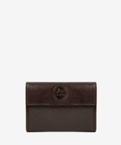 Carteira Cavalinho La Vie Essencialismo e moda. Carteira de documentos Cavalinho pequena com design inteligente e elegante. Tenha o essencial sempre à mão sem volume extra. Perfeita para malas pequenas.