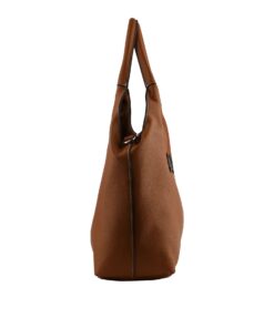 Mala Ombro Francinel Eleve o seu estilo com esta mala da Francinel. Design moderno com fecho decorativo e espaço ideal para o dia a dia. Aproveite o envio rápido!